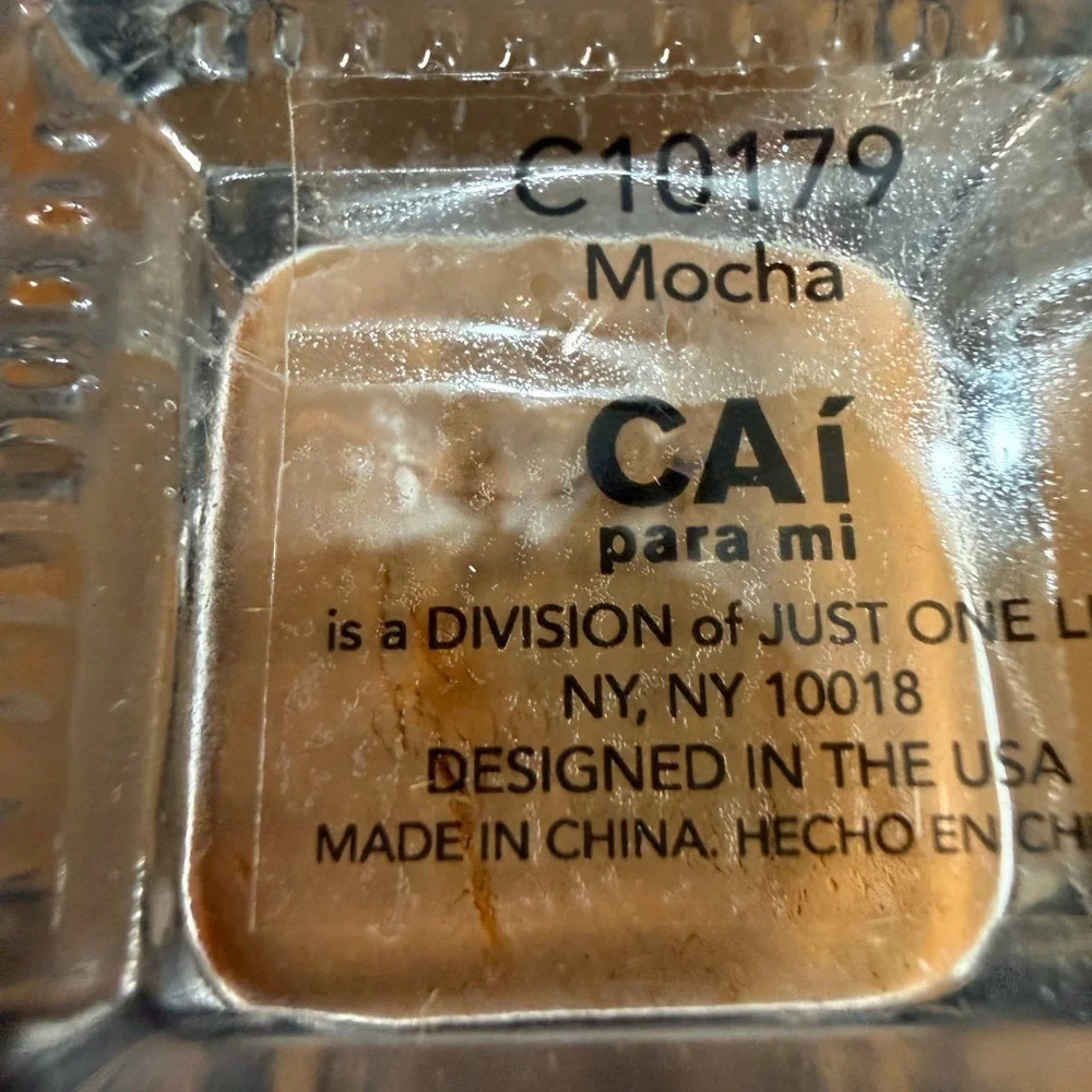 🩷5/$10 CAI Natural Radiance Foundation - Warm Caramel